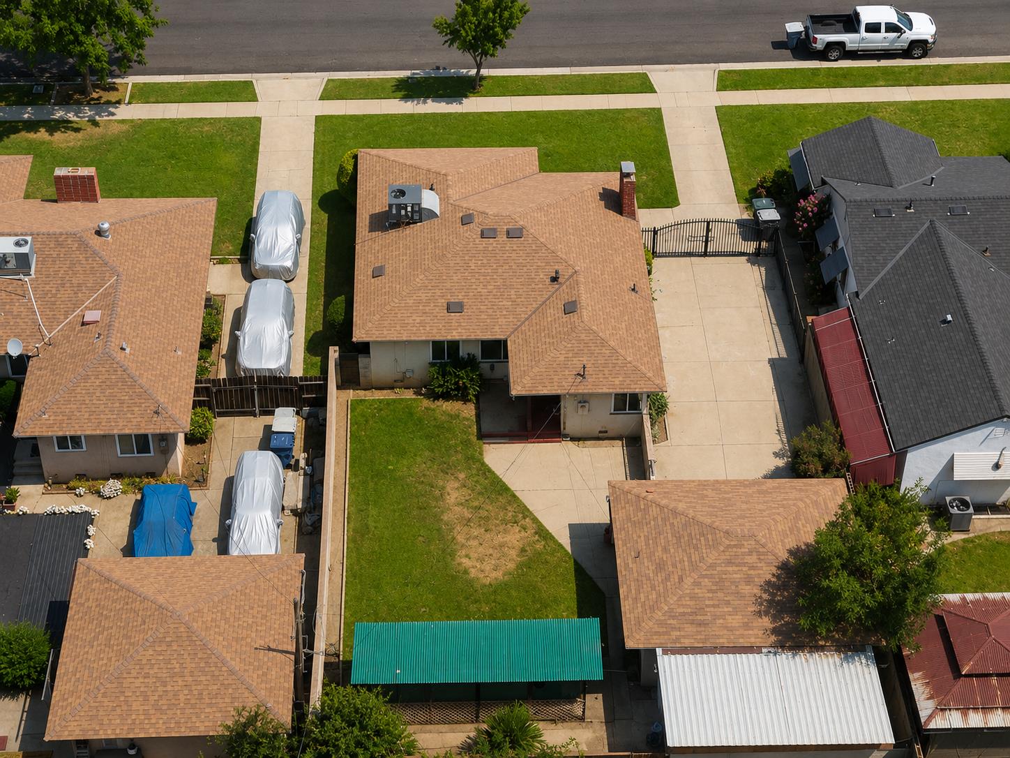 947 W Brown Ave, Fresno, CA 93705