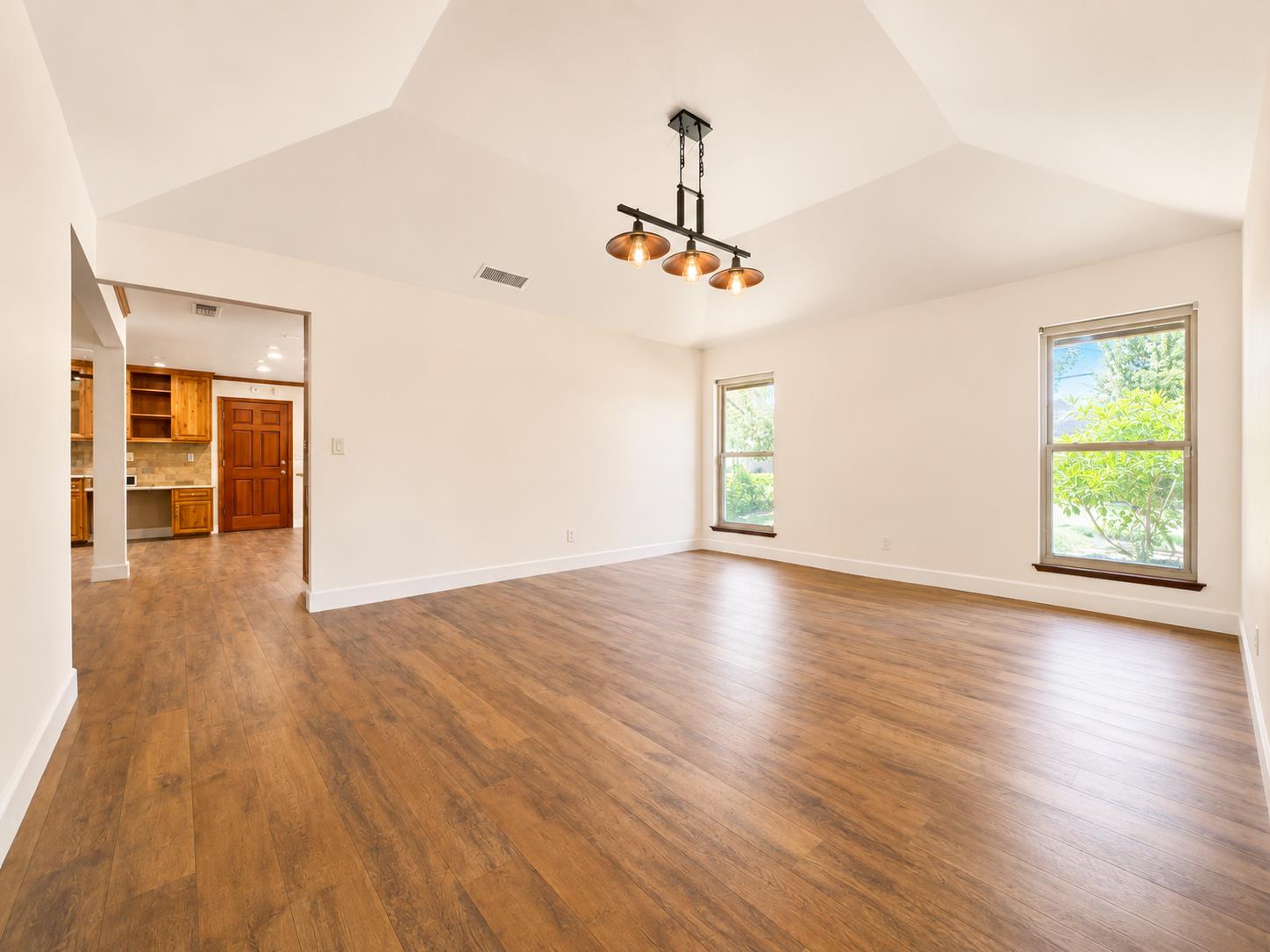 627 E Utah Ave, Fresno, CA 93720