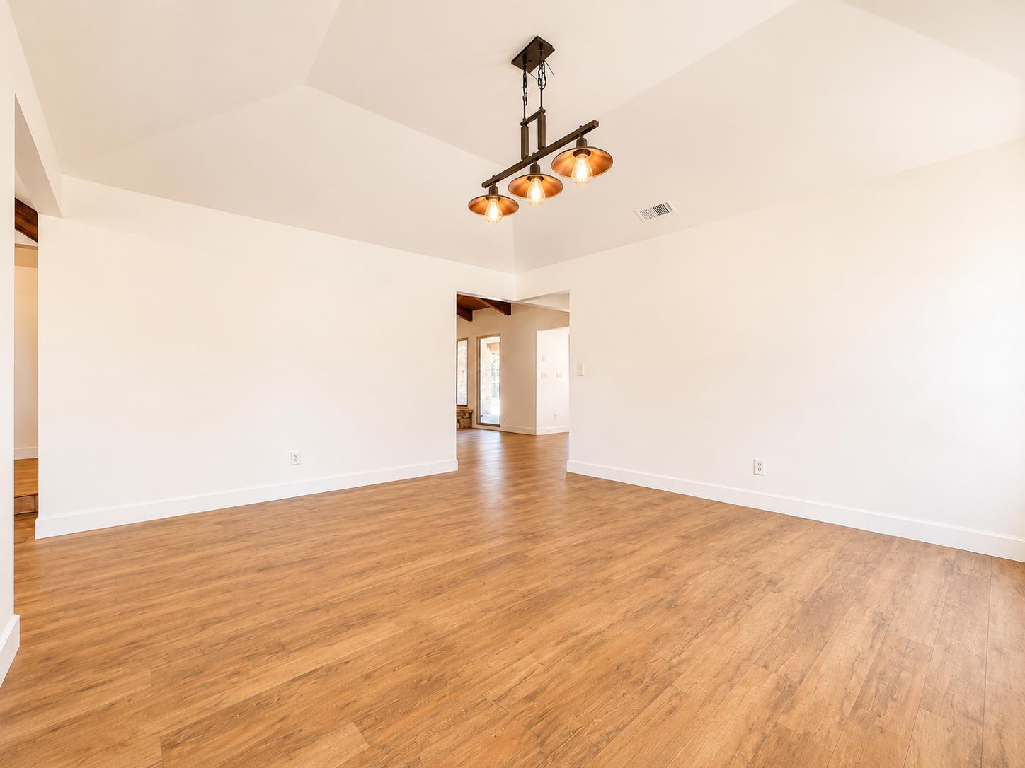 627 E Utah Ave, Fresno, CA 93720