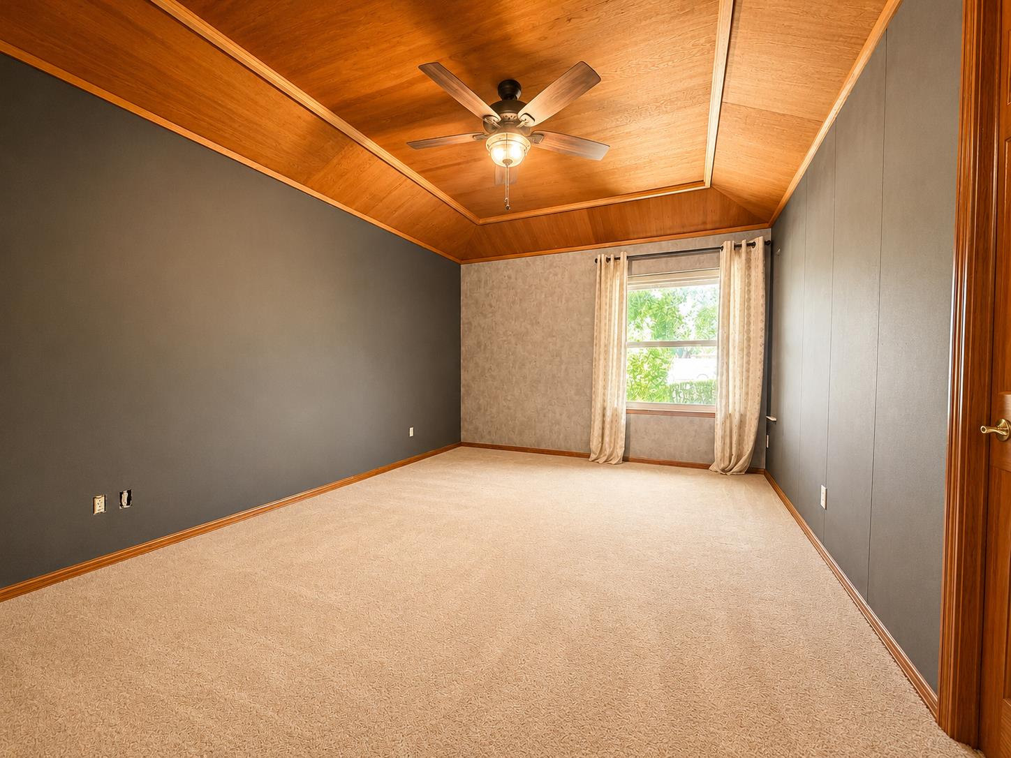 627 E Utah Ave, Fresno, CA 93720