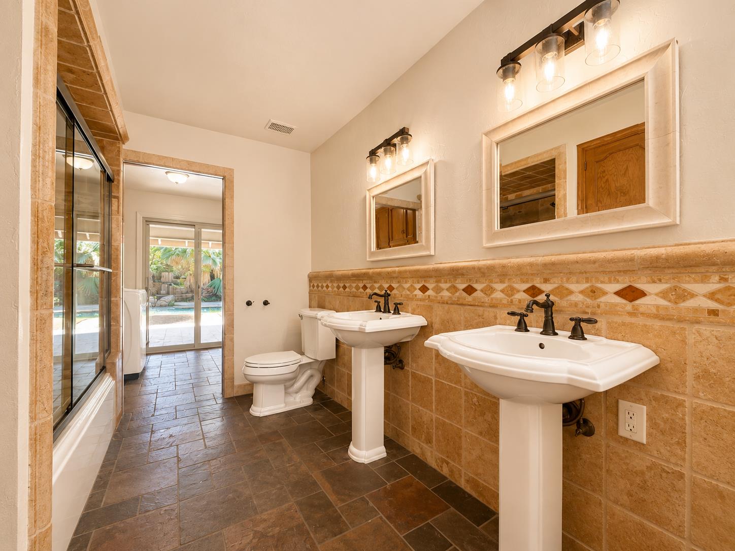 627 E Utah Ave, Fresno, CA 93720