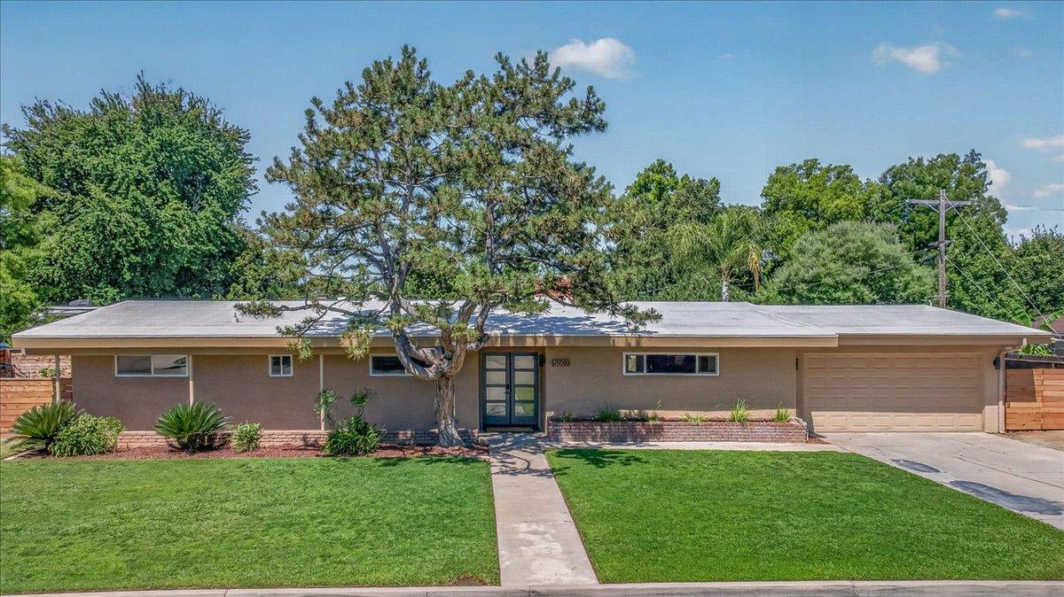 5507 N 6th St, Fresno, CA 93710