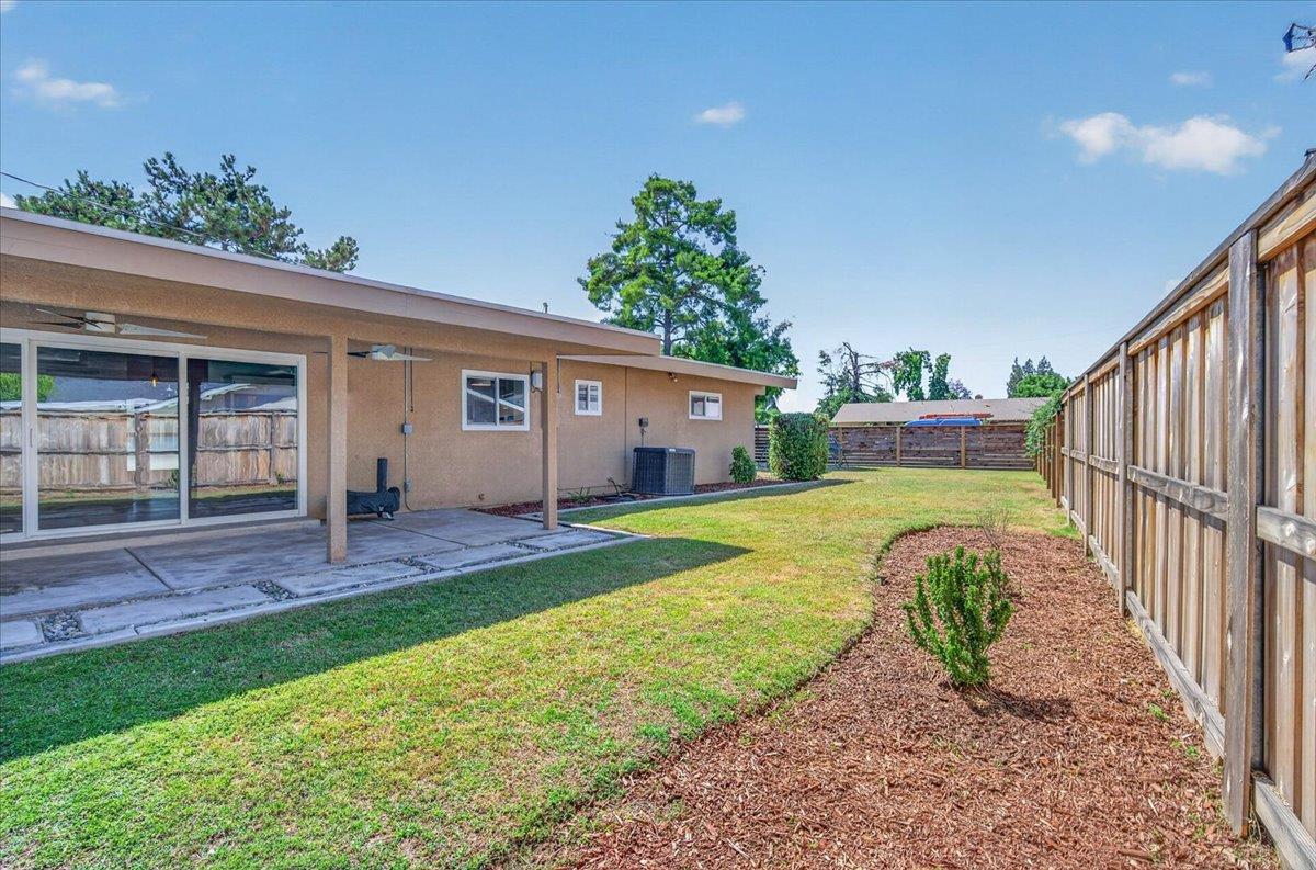 5507 N 6th St, Fresno, CA 93710