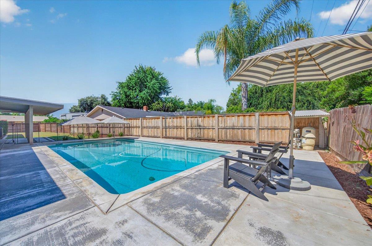 5507 N 6th St, Fresno, CA 93710