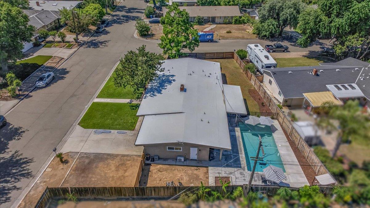 5507 N 6th St, Fresno, CA 93710