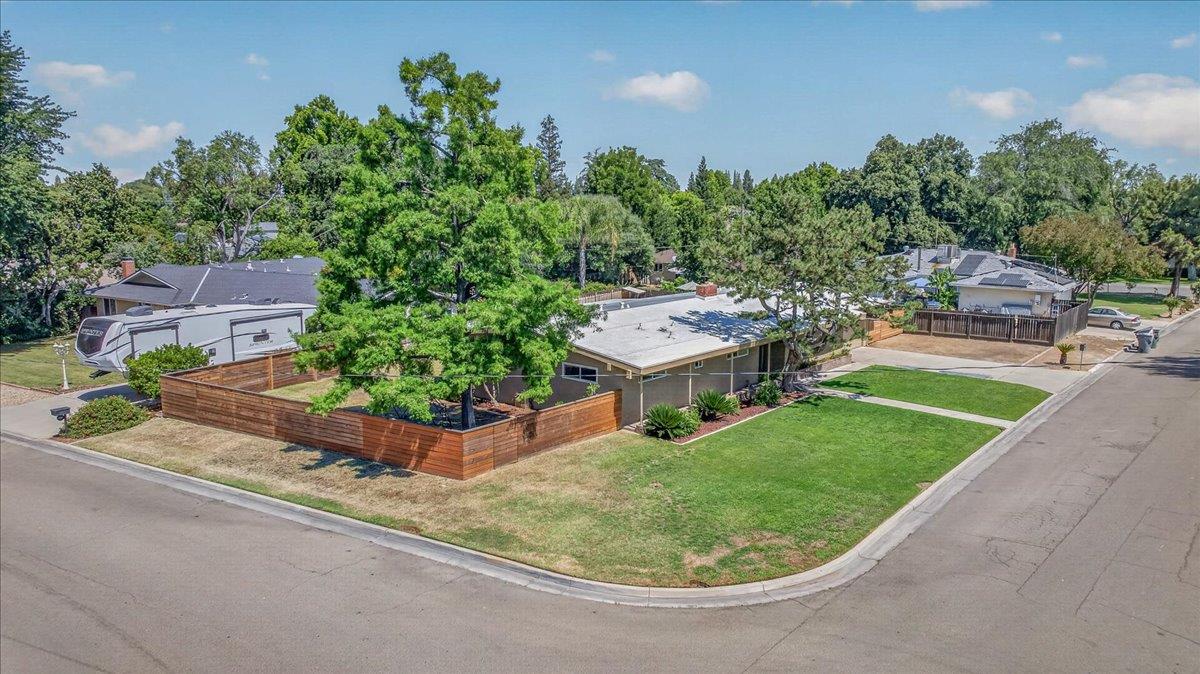 5507 N 6th St, Fresno, CA 93710