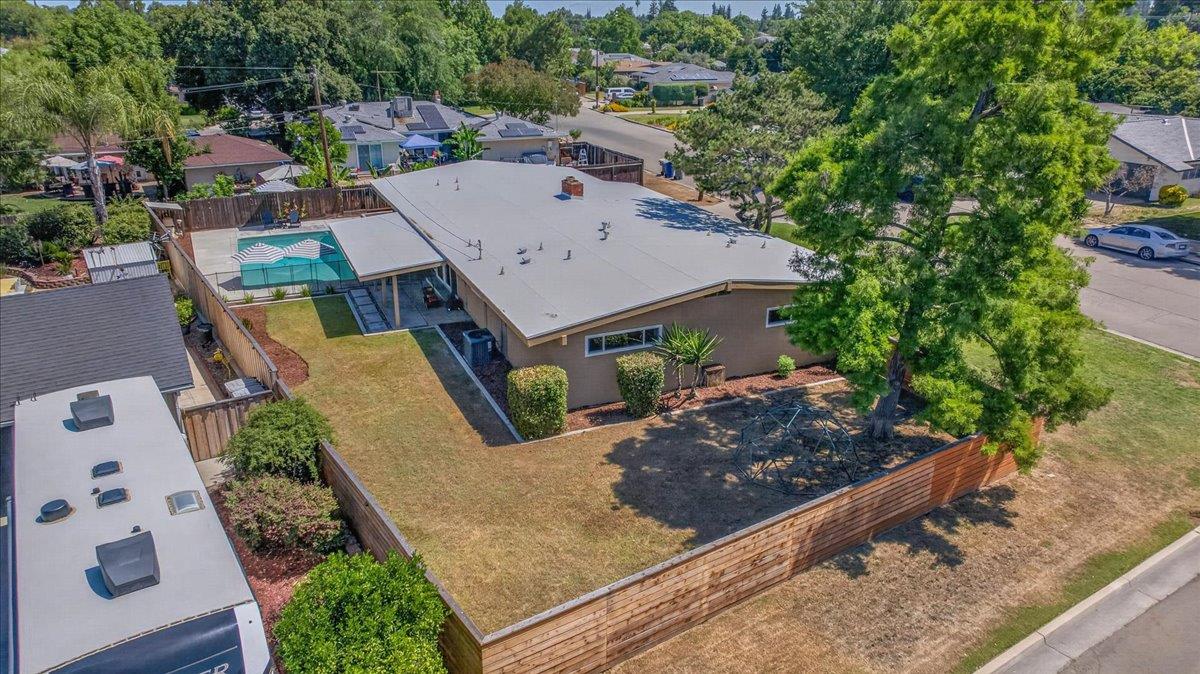 5507 N 6th St, Fresno, CA 93710