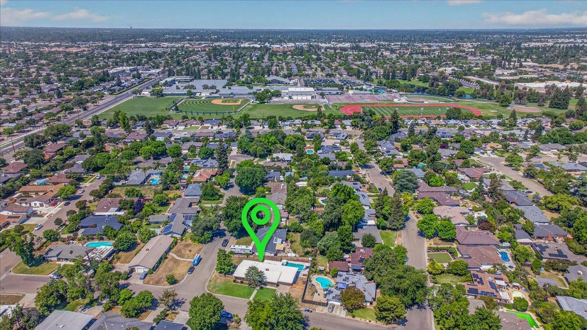 5507 N 6th St, Fresno, CA 93710
