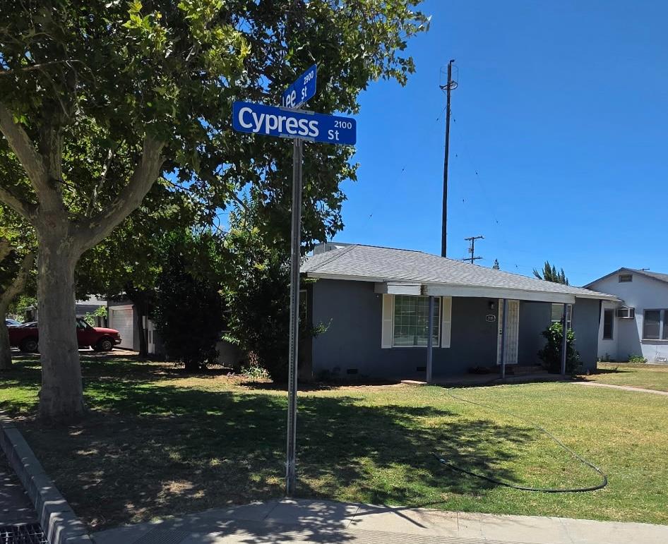 2105 Cypress St, Selma, CA 93662