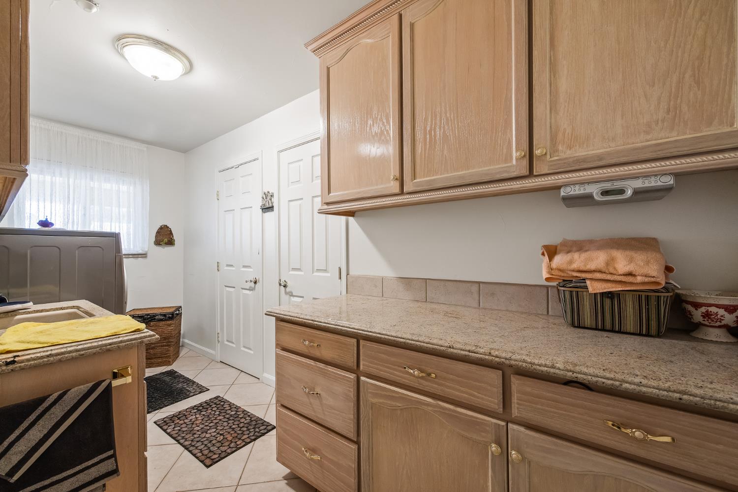 4924 N Arthur Ave, Fresno, CA 93705