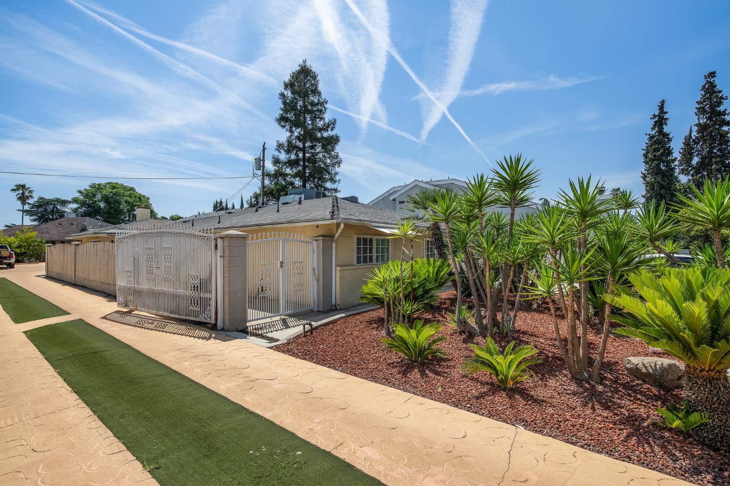 4924 N Arthur Ave, Fresno, CA 93705