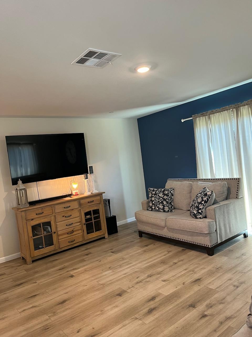 561 Fir Ave, Sanger, CA 93657