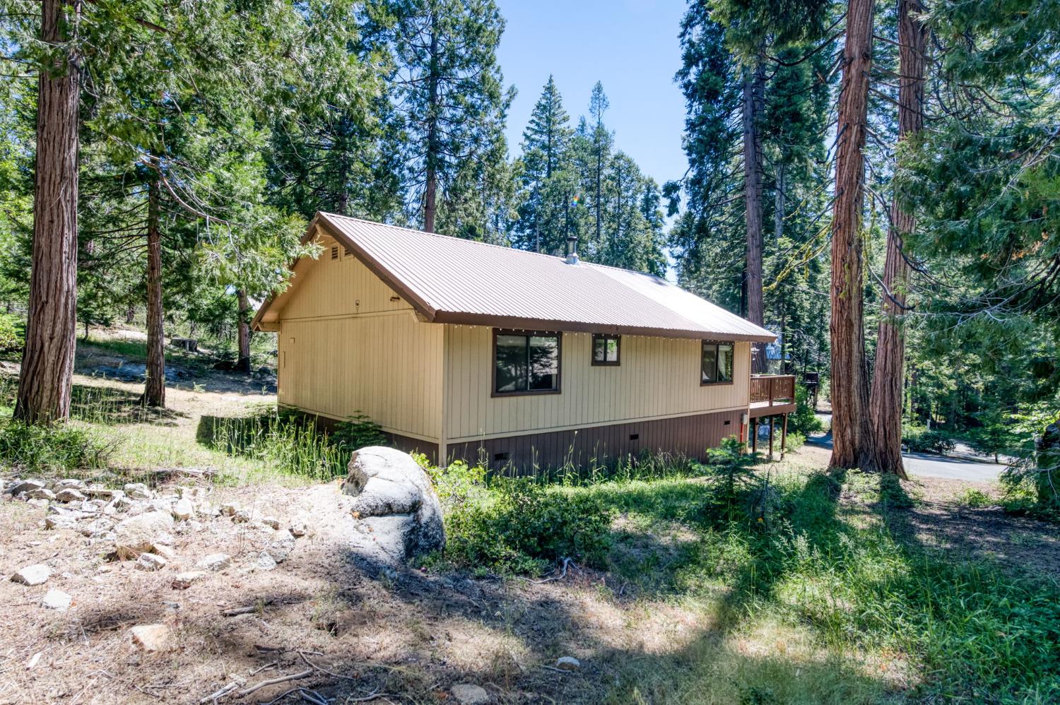 41962 Saddleback Rd, Shaver Lake, CA 93664