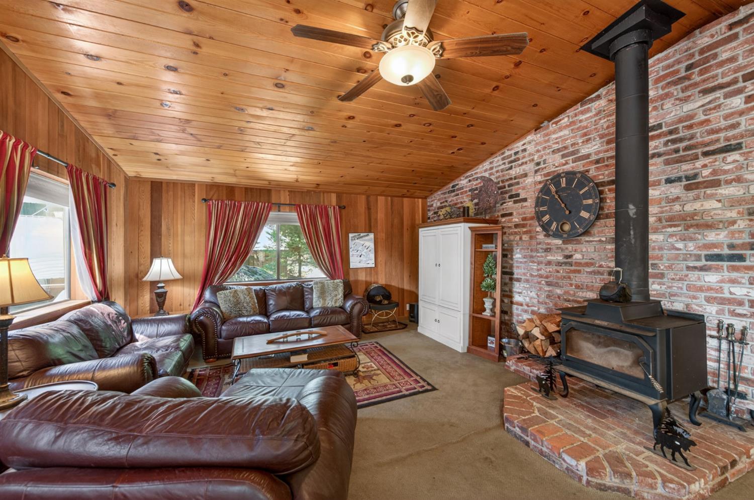 41962 Saddleback Rd, Shaver Lake, CA 93664