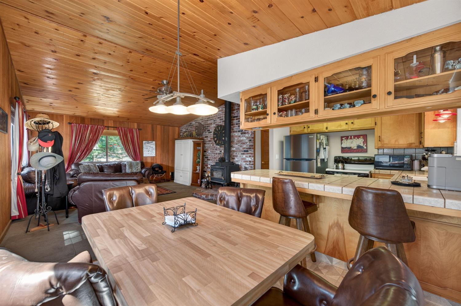 41962 Saddleback Rd, Shaver Lake, CA 93664