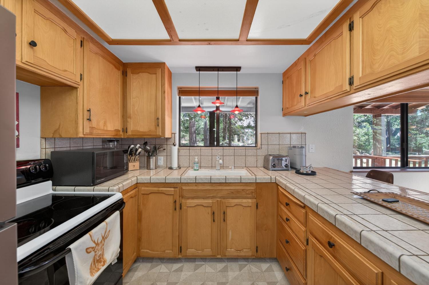 41962 Saddleback Rd, Shaver Lake, CA 93664