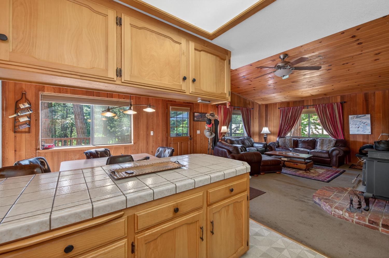 41962 Saddleback Rd, Shaver Lake, CA 93664
