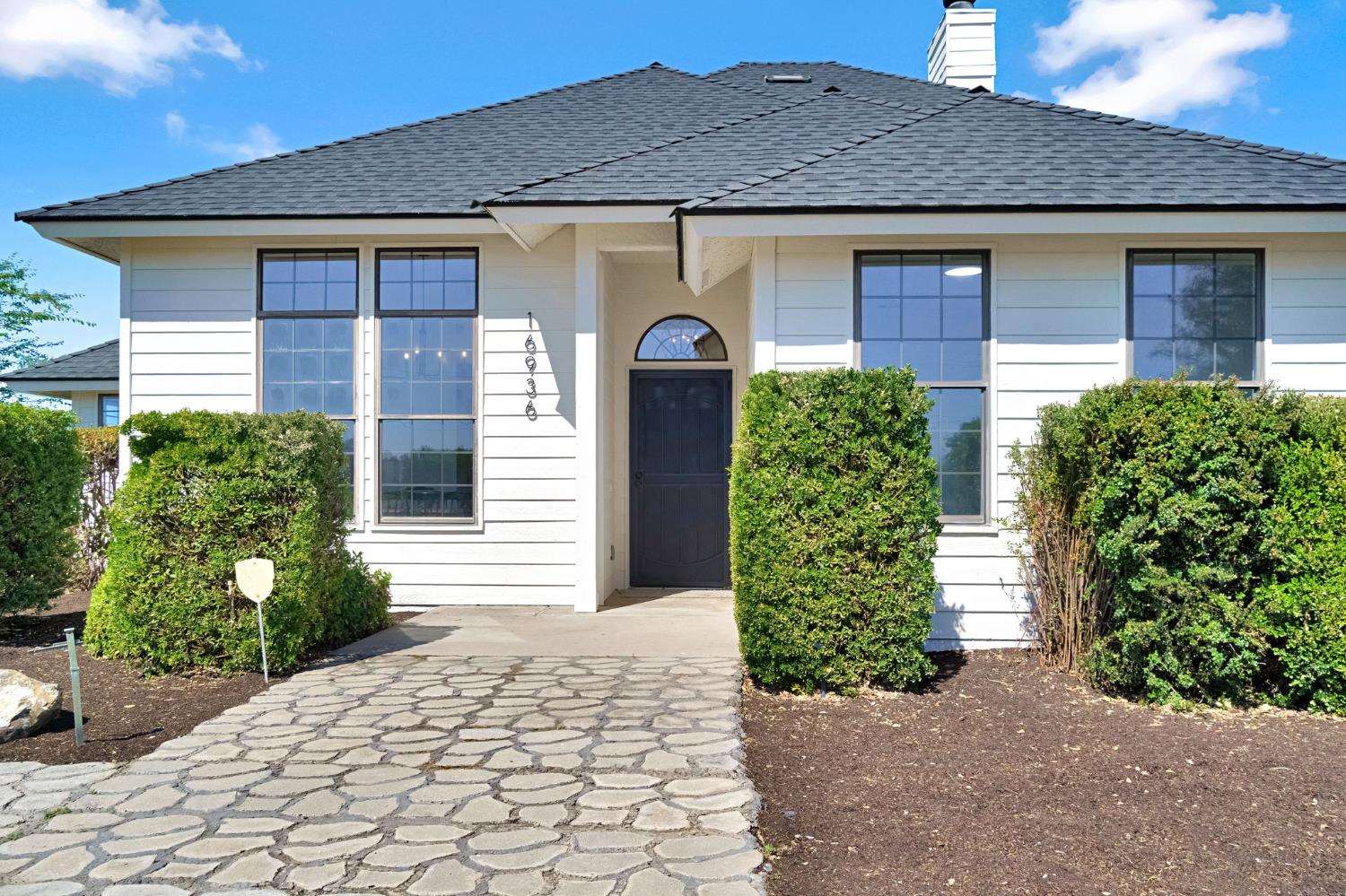 16936 Karen Rd, Madera, CA 93636