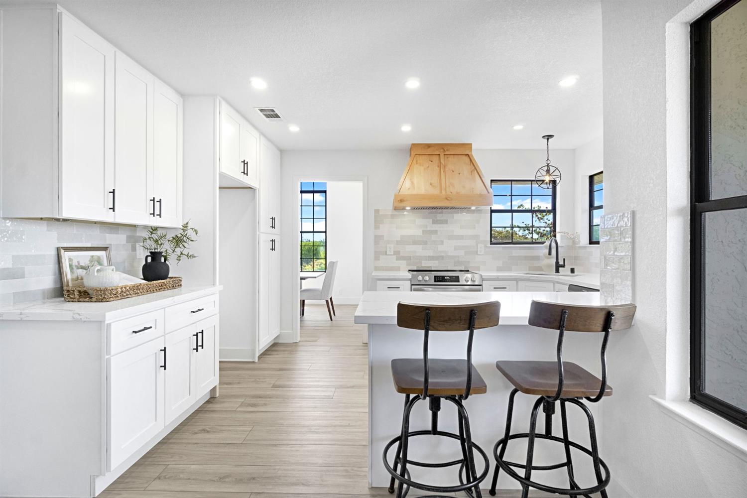 16936 Karen Rd, Madera, CA 93636