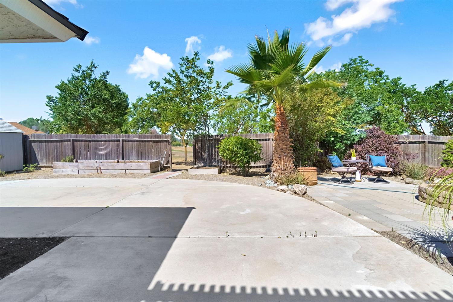 16936 Karen Rd, Madera, CA 93636
