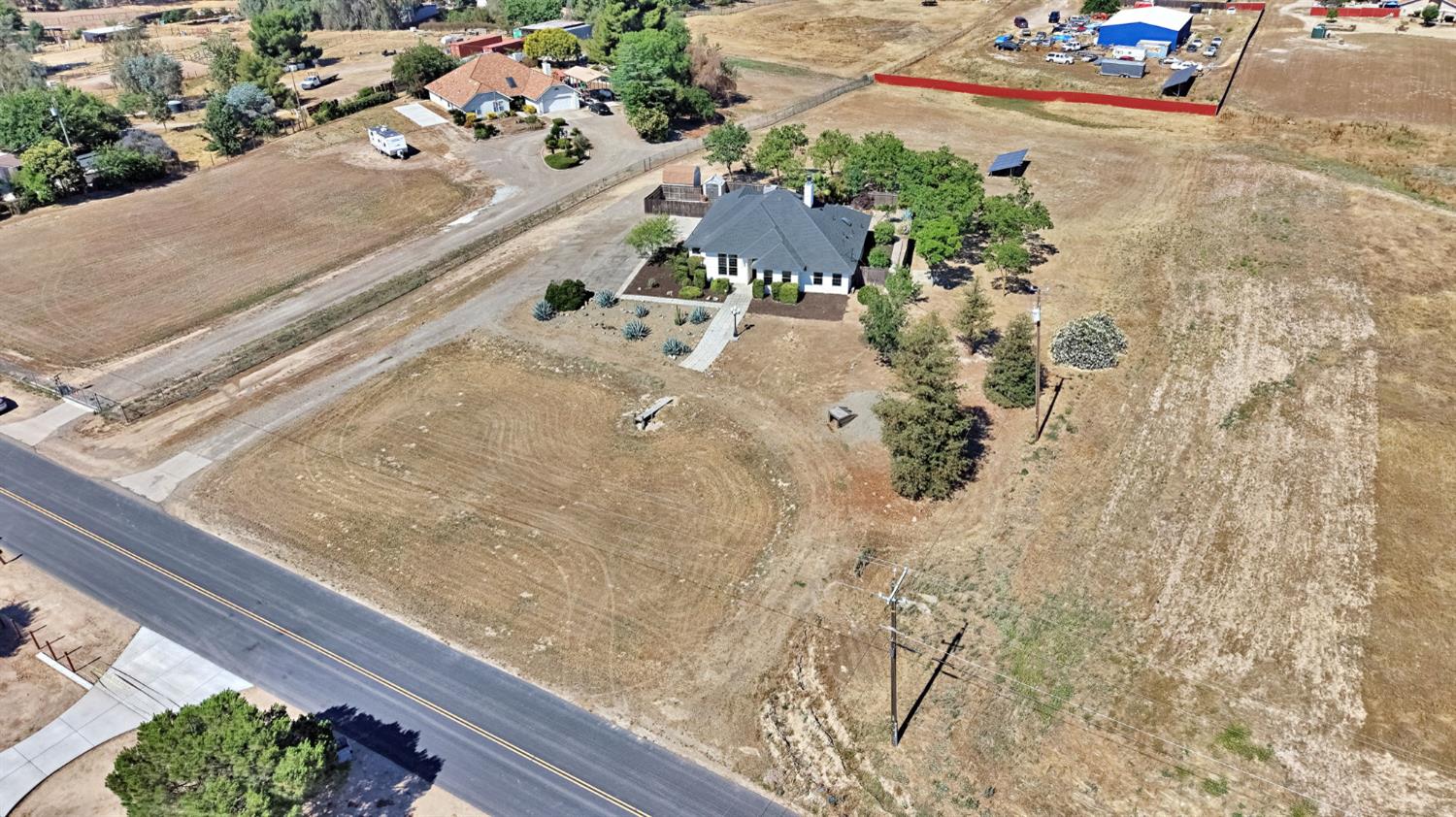16936 Karen Rd, Madera, CA 93636