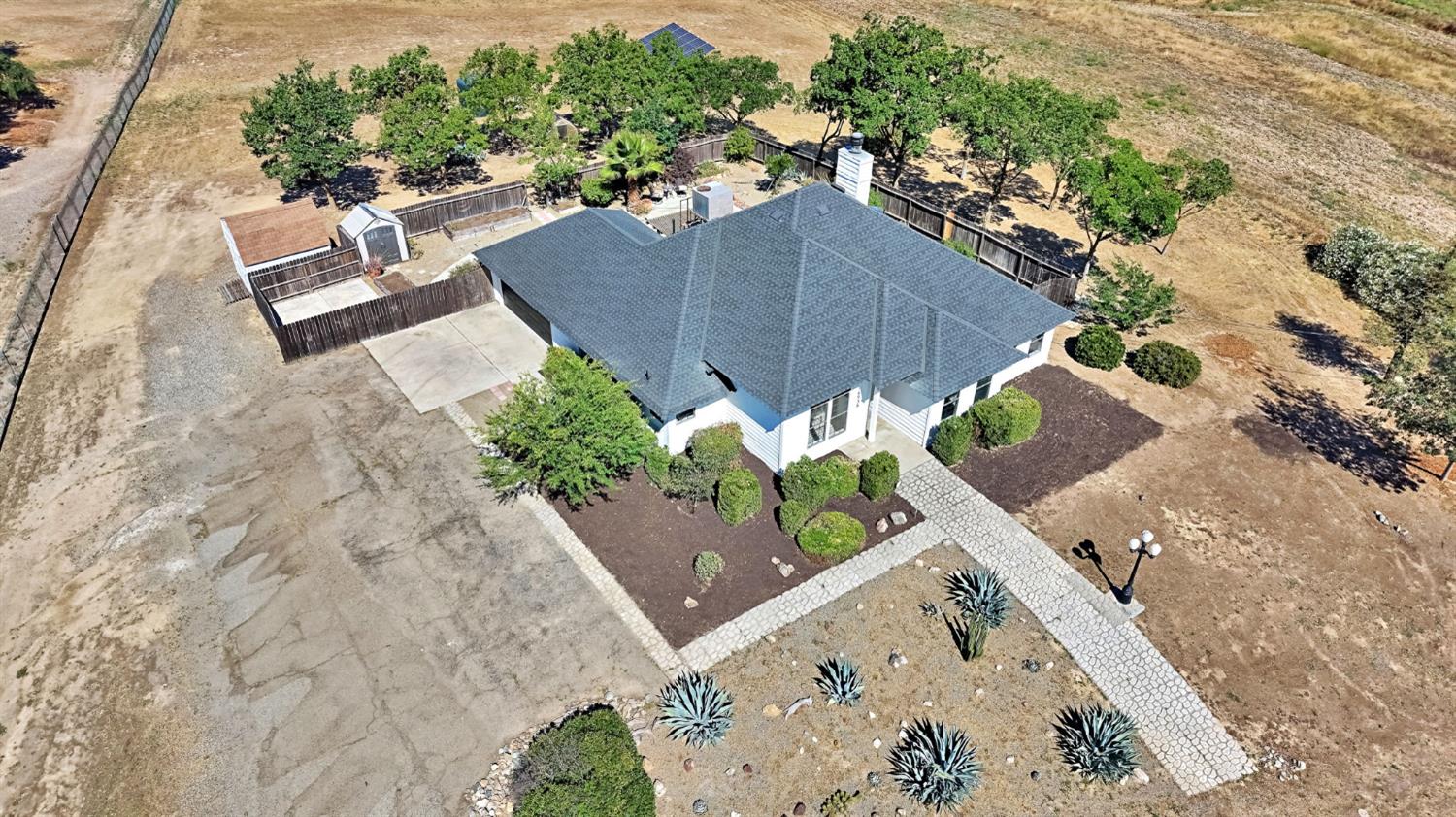 16936 Karen Rd, Madera, CA 93636