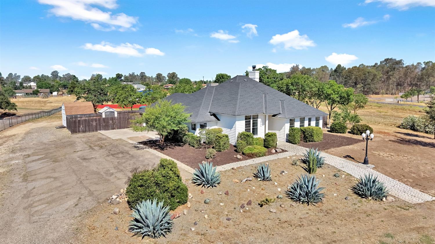 16936 Karen Rd, Madera, CA 93636