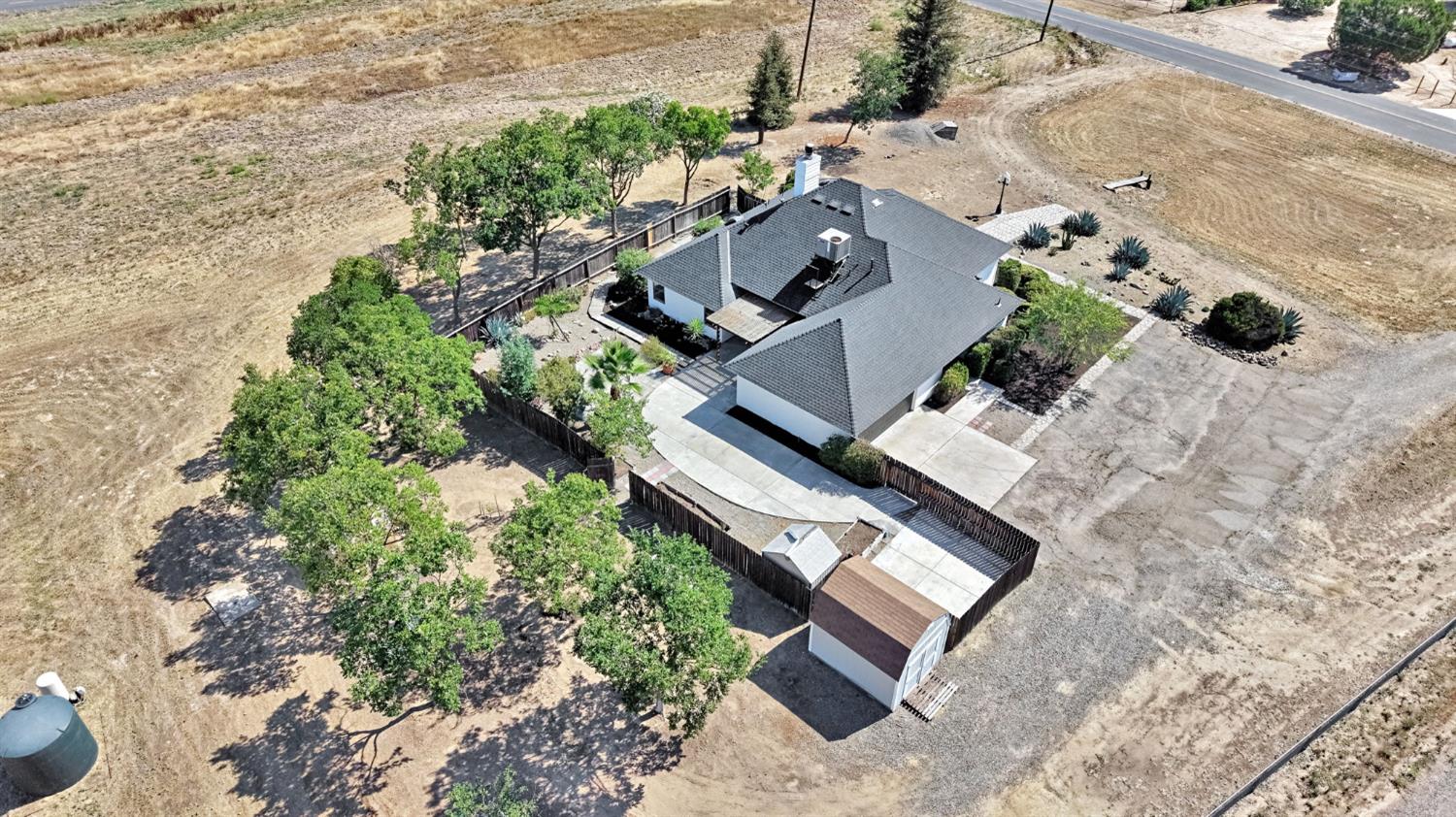 16936 Karen Rd, Madera, CA 93636