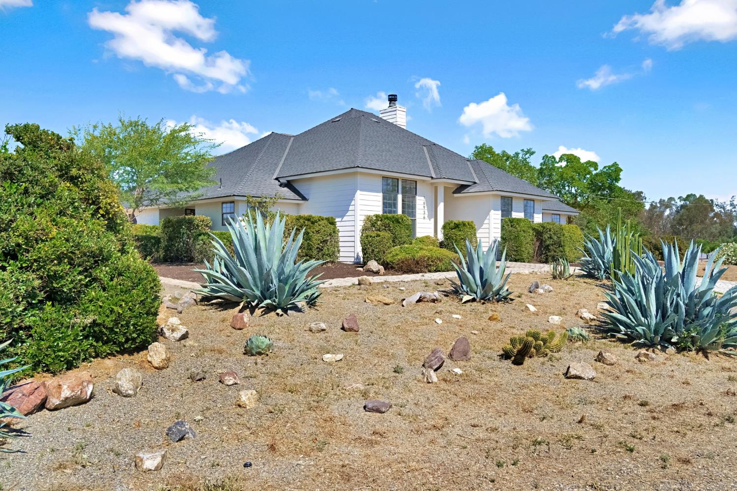 16936 Karen Rd, Madera, CA 93636