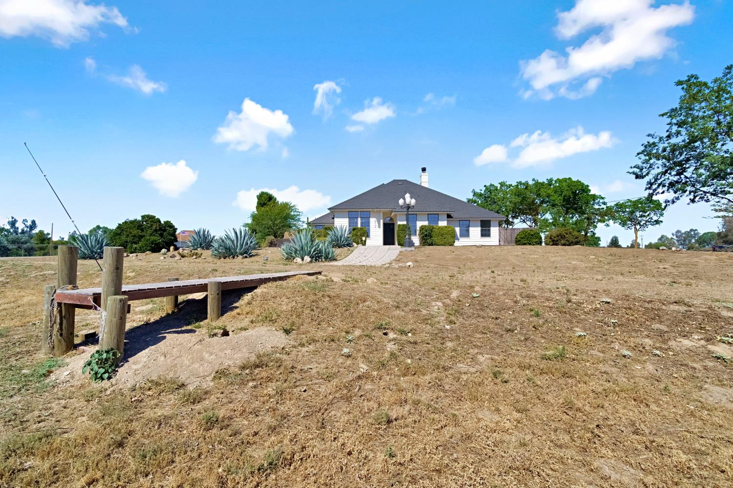 16936 Karen Rd, Madera, CA 93636
