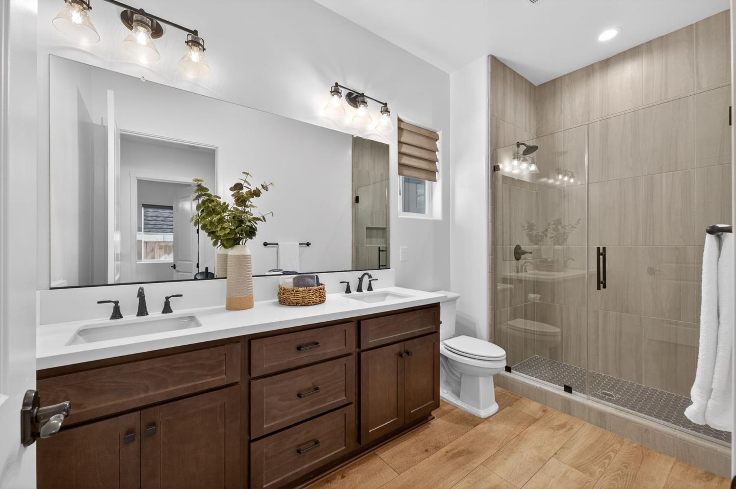 1715 N Renn Ave, Clovis, CA 93619
