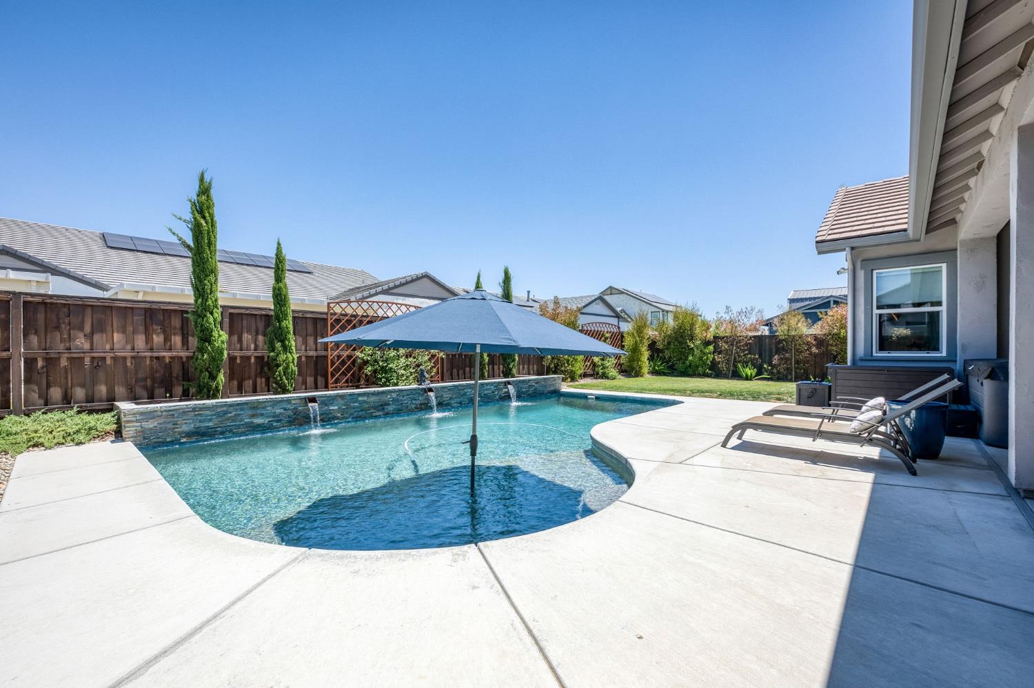 1715 N Renn Ave, Clovis, CA 93619