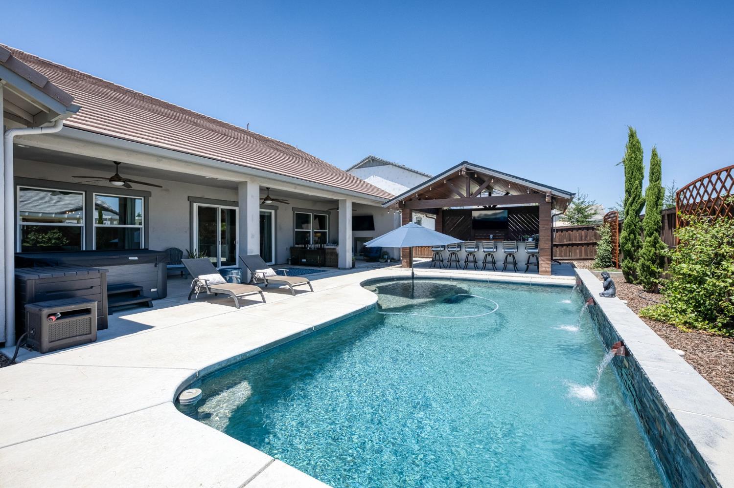 1715 N Renn Ave, Clovis, CA 93619