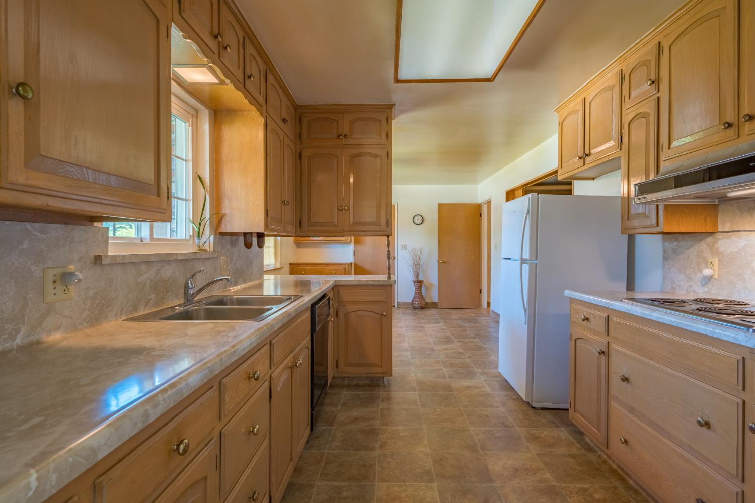 645 W Celeste Ave, Fresno, CA 93704