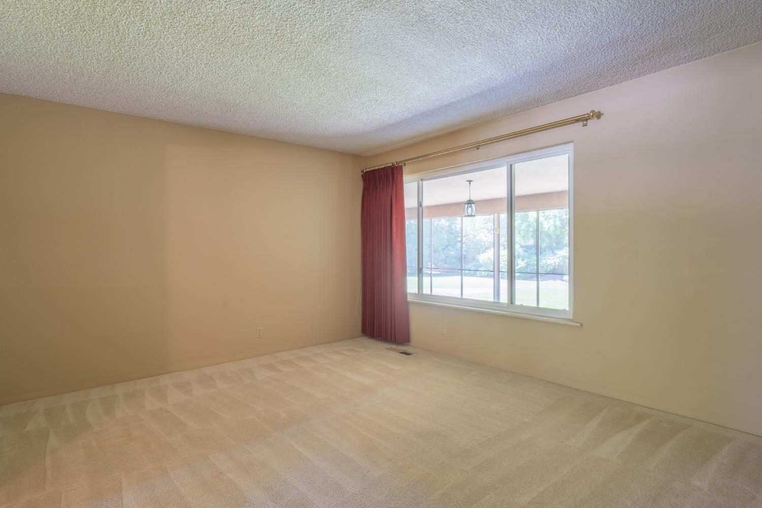 645 W Celeste Ave, Fresno, CA 93704