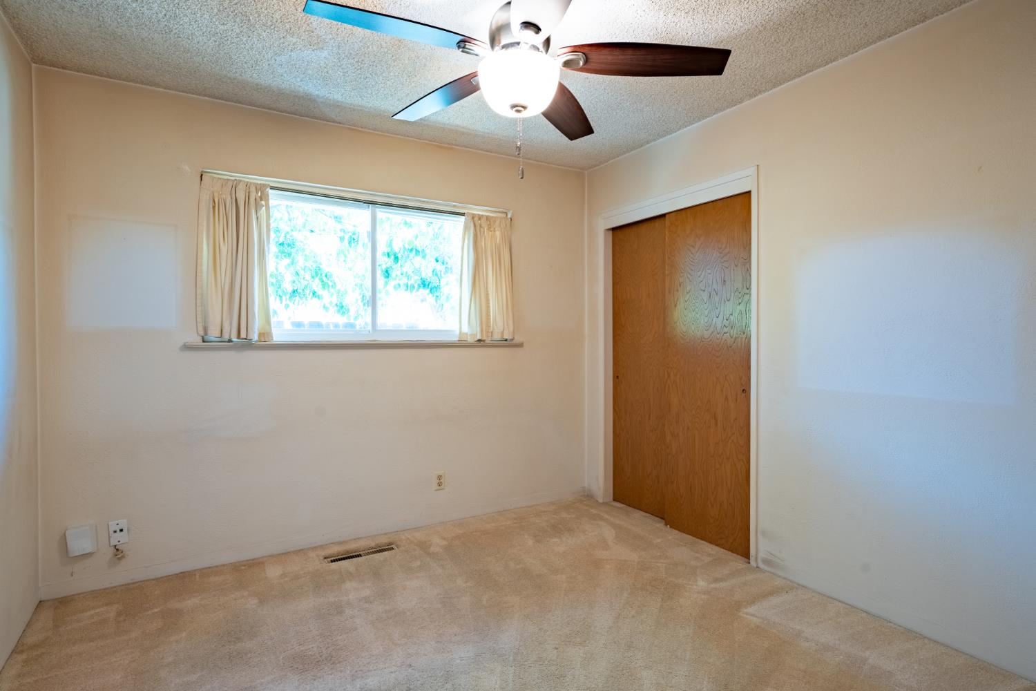645 W Celeste Ave, Fresno, CA 93704