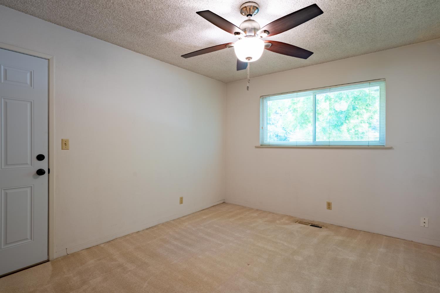 645 W Celeste Ave, Fresno, CA 93704