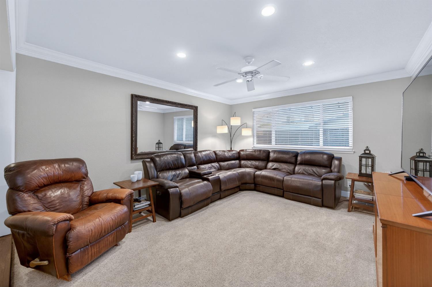 2515 E Los Altos Ave, Fresno, CA 93710