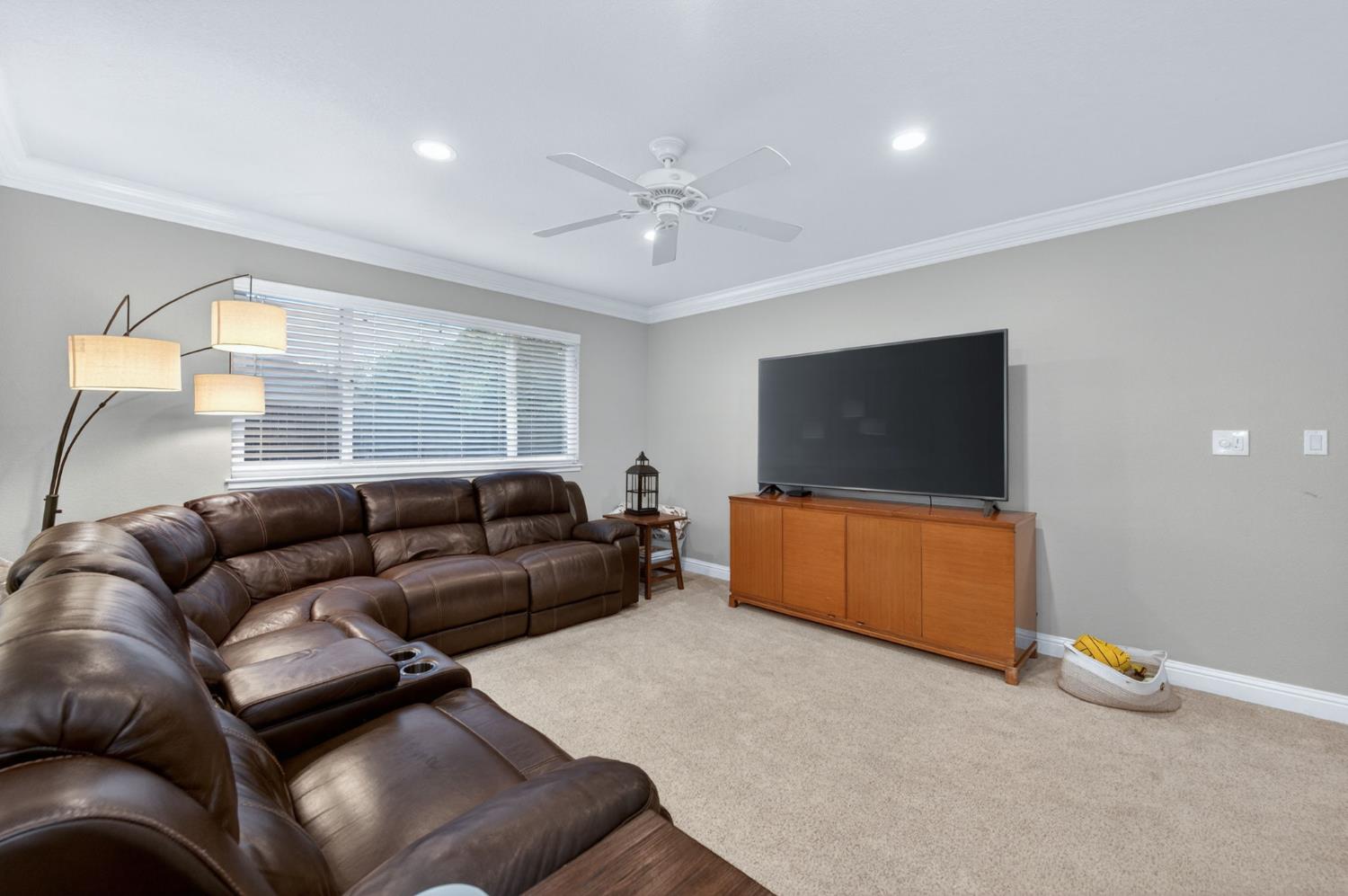 2515 E Los Altos Ave, Fresno, CA 93710
