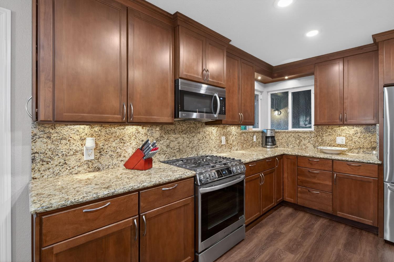 2515 E Los Altos Ave, Fresno, CA 93710