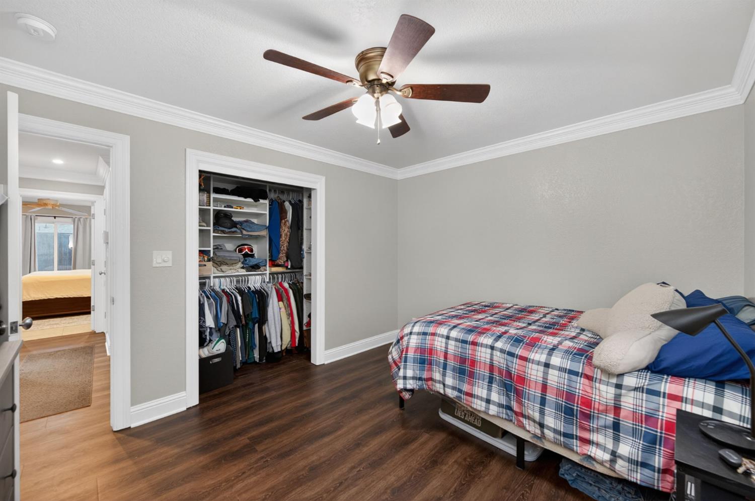 2515 E Los Altos Ave, Fresno, CA 93710