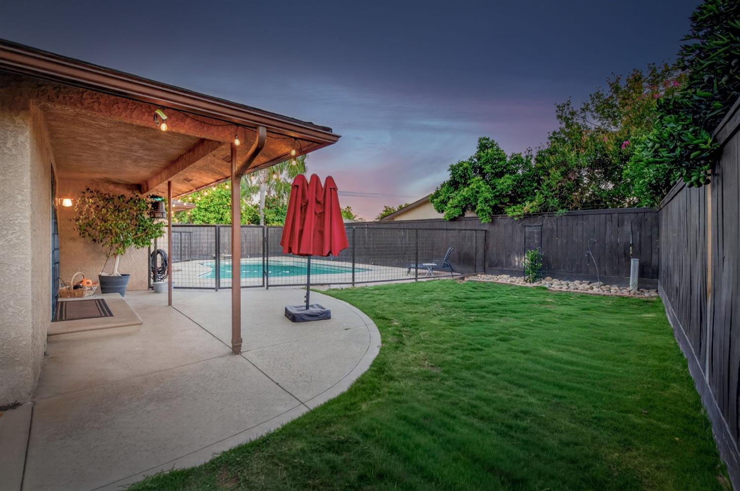 2515 E Los Altos Ave, Fresno, CA 93710