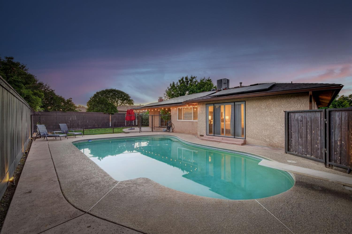 2515 E Los Altos Ave, Fresno, CA 93710