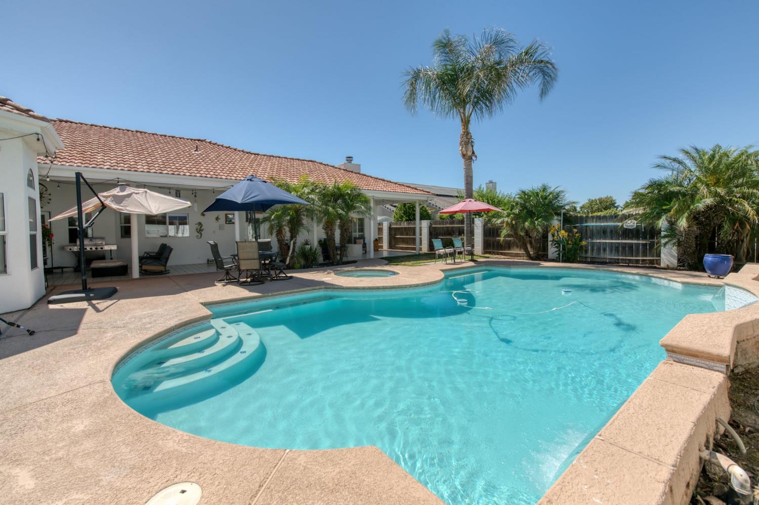 2479 Cabrillo Ct, Hanford, CA 93230