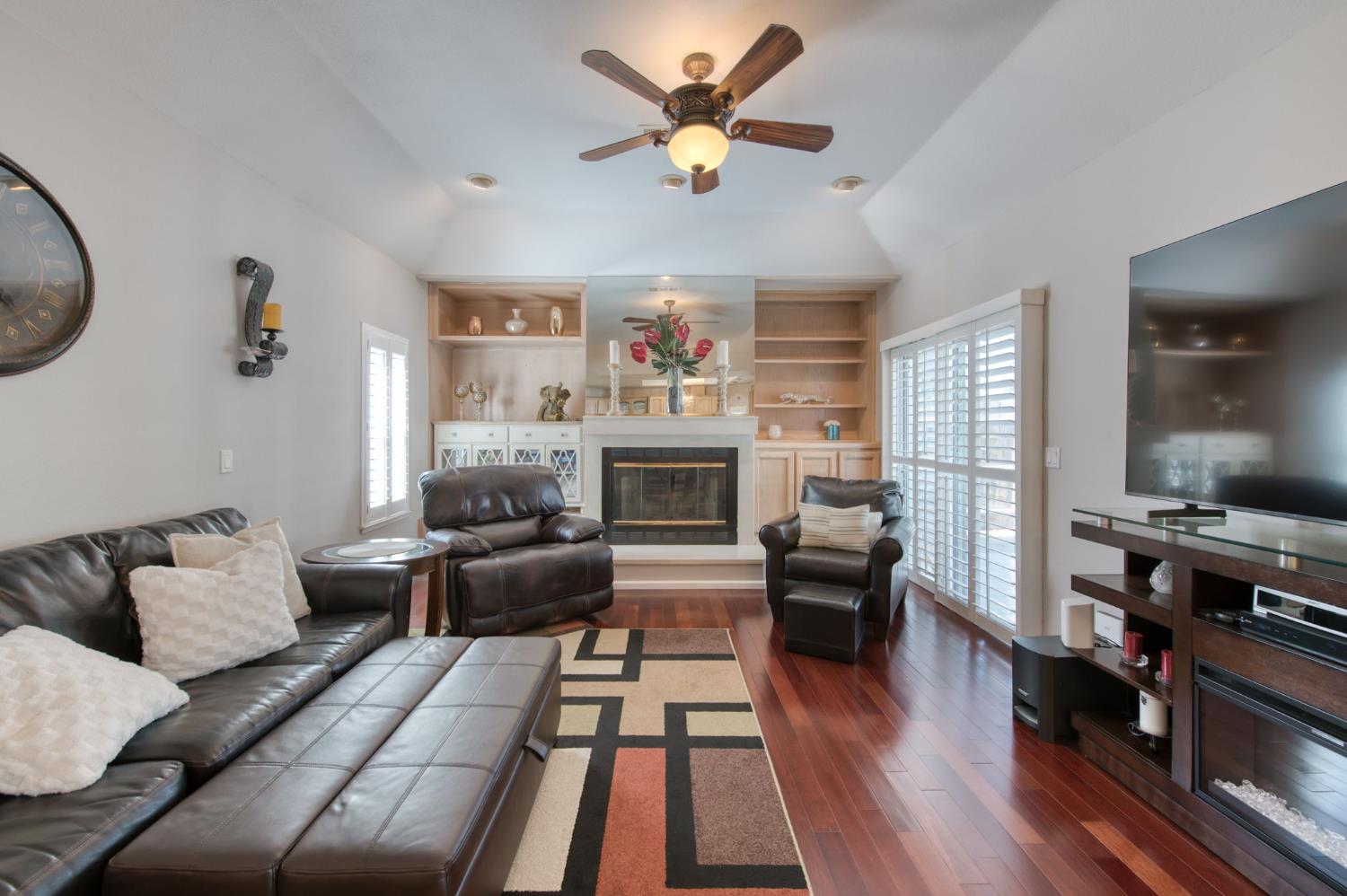 2479 Cabrillo Ct, Hanford, CA 93230