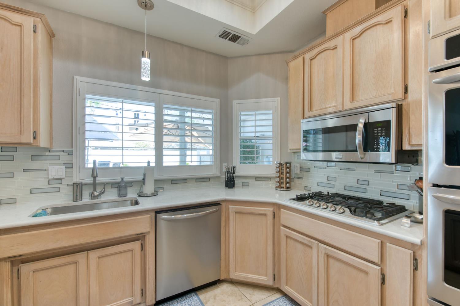 2479 Cabrillo Ct, Hanford, CA 93230