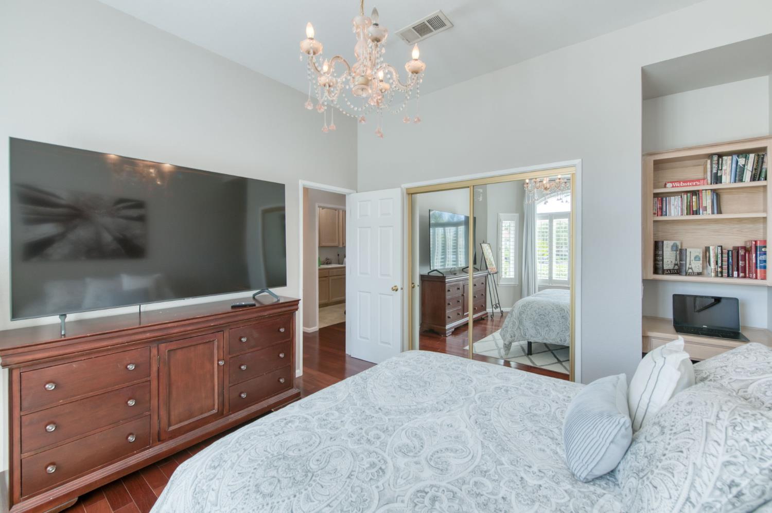 2479 Cabrillo Ct, Hanford, CA 93230