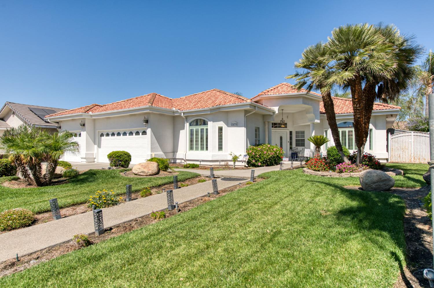 2479 Cabrillo Ct, Hanford, CA 93230