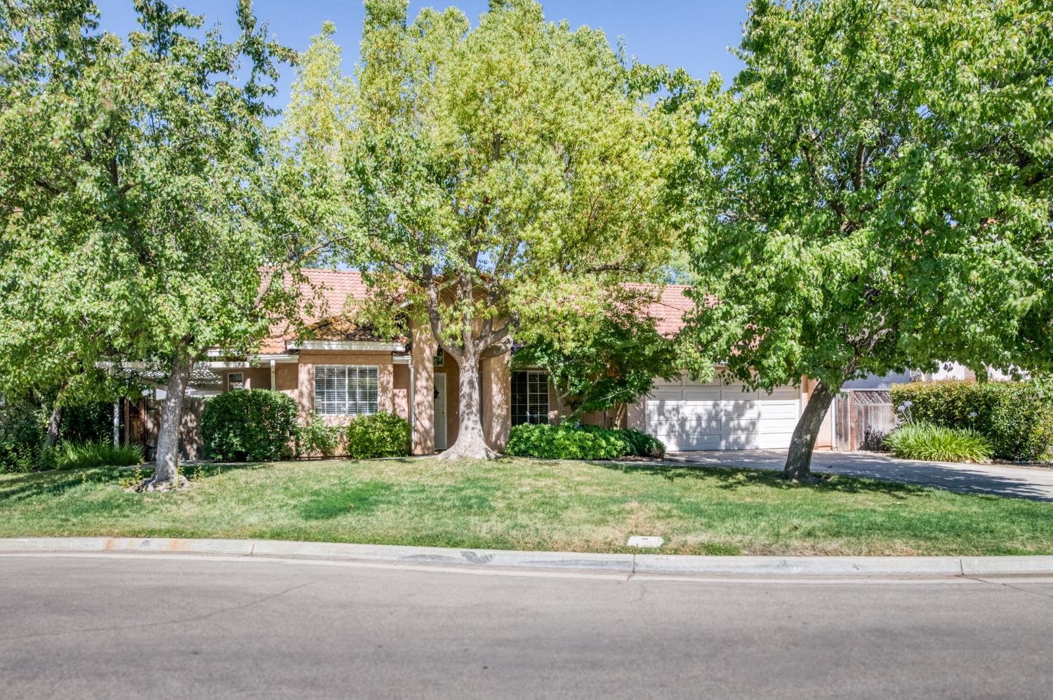 9150 N Red Lion Dr, Fresno, CA 93720