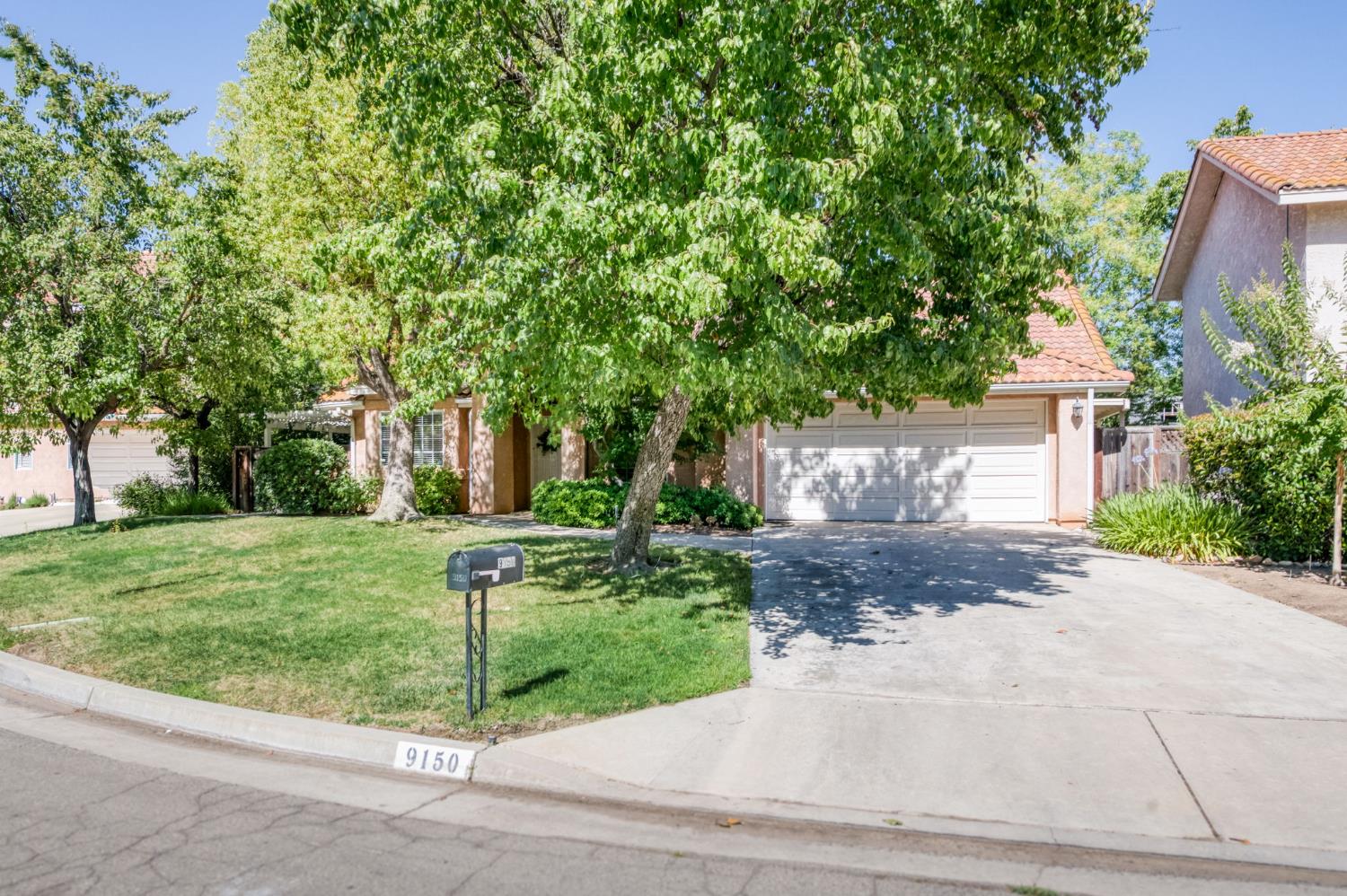 9150 N Red Lion Dr, Fresno, CA 93720
